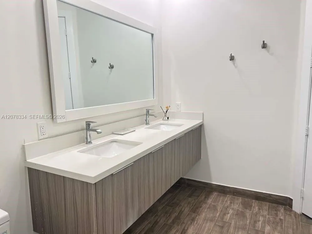 10229 NW 64th Ter #101 Doral, FL 33178