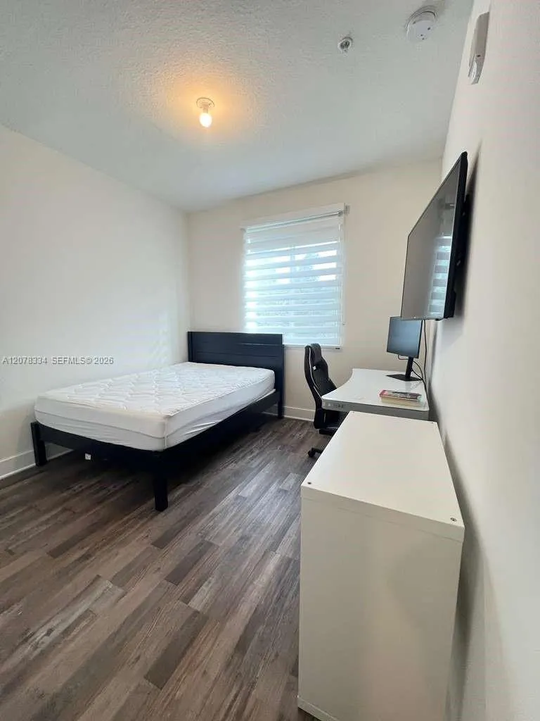 10229 NW 64th Ter #101 Doral, FL 33178