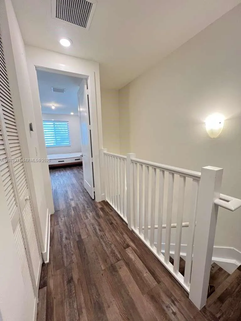 10229 NW 64th Ter #101 Doral, FL 33178
