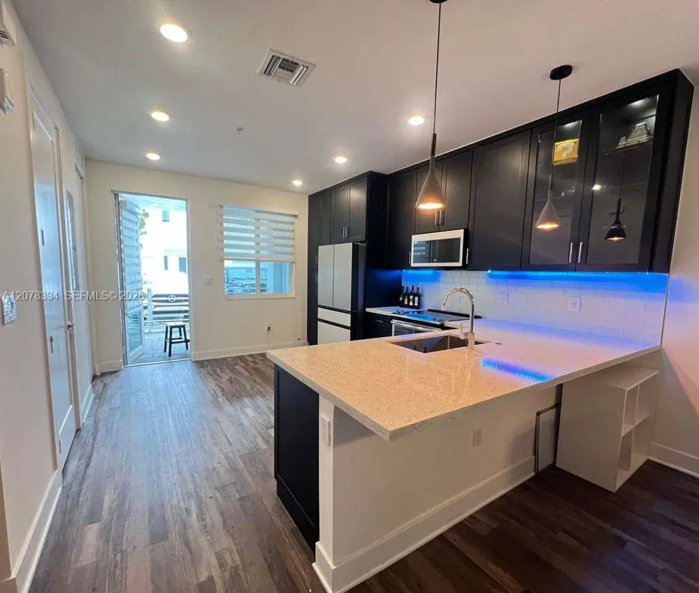 10229 NW 64th Ter #101 Doral, FL 33178