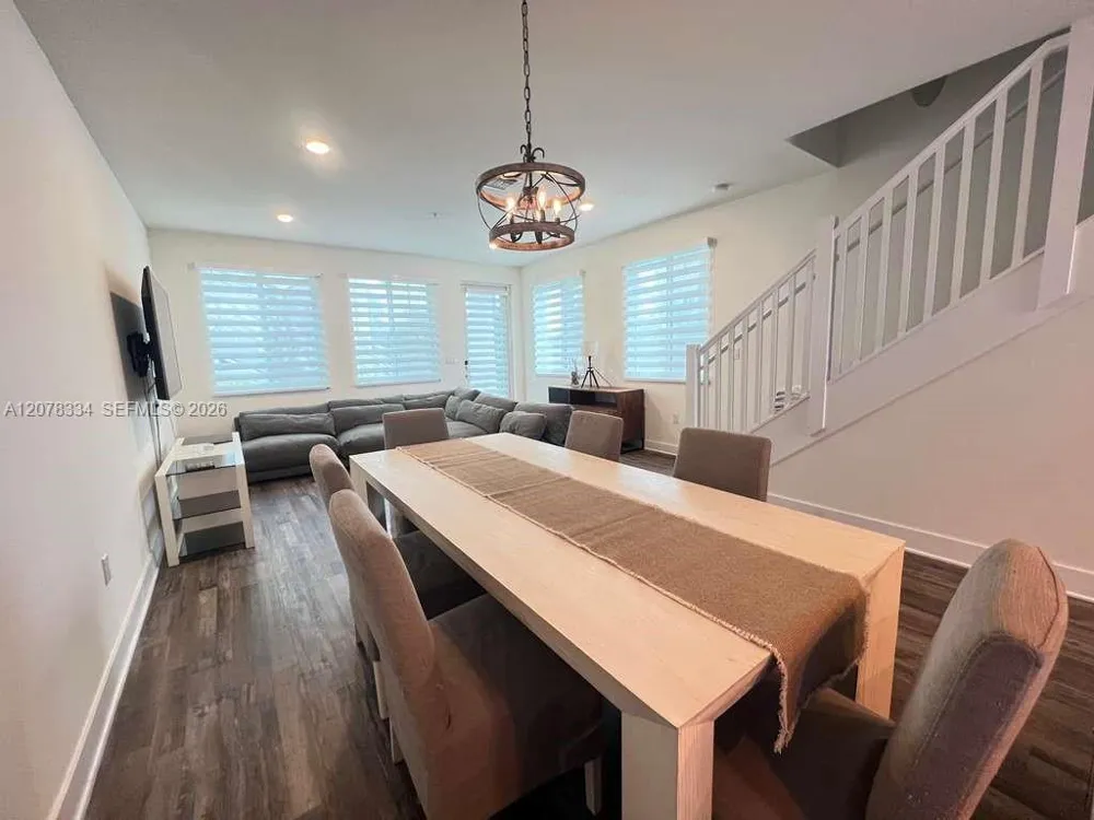 10229 NW 64th Ter #101 Doral, FL 33178