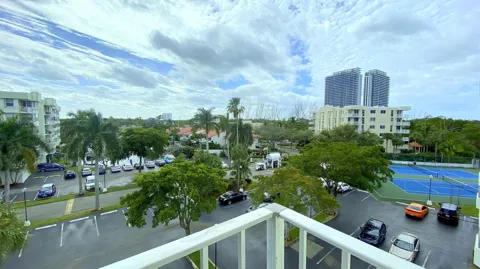 16546 NE 26 AVENUE #5J
