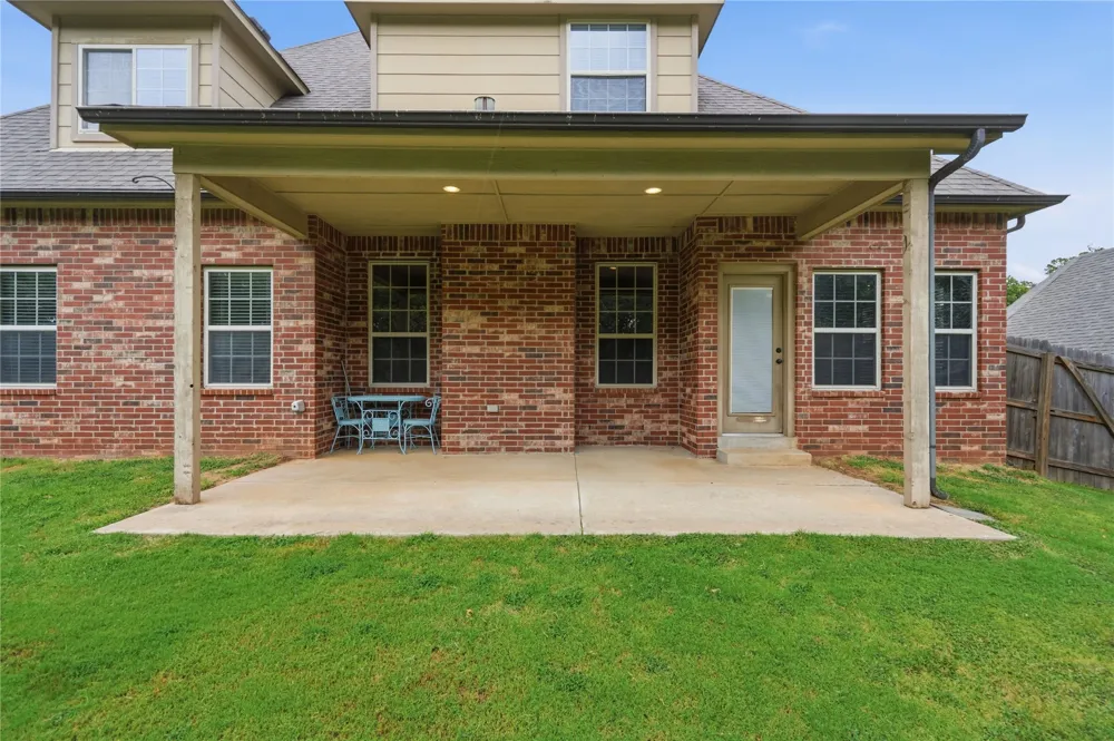 8210 S 14th Place Broken Arrow, OK 74011