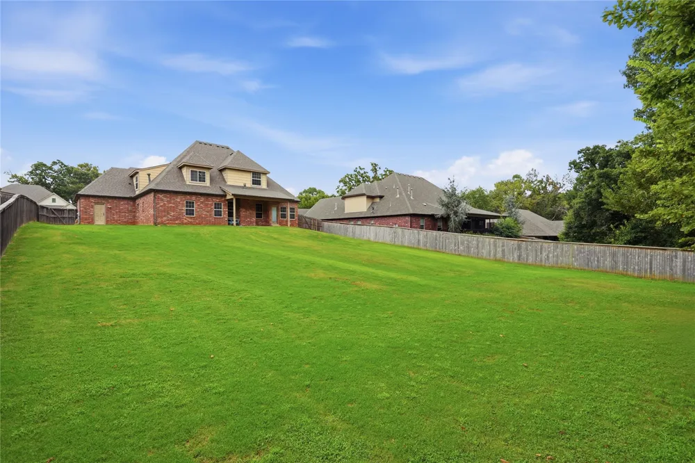 8210 S 14th Place Broken Arrow, OK 74011