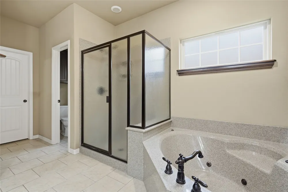 8210 S 14th Place Broken Arrow, OK 74011