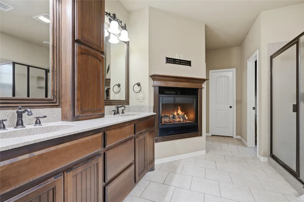 8210 S 14th Place Broken Arrow, OK 74011