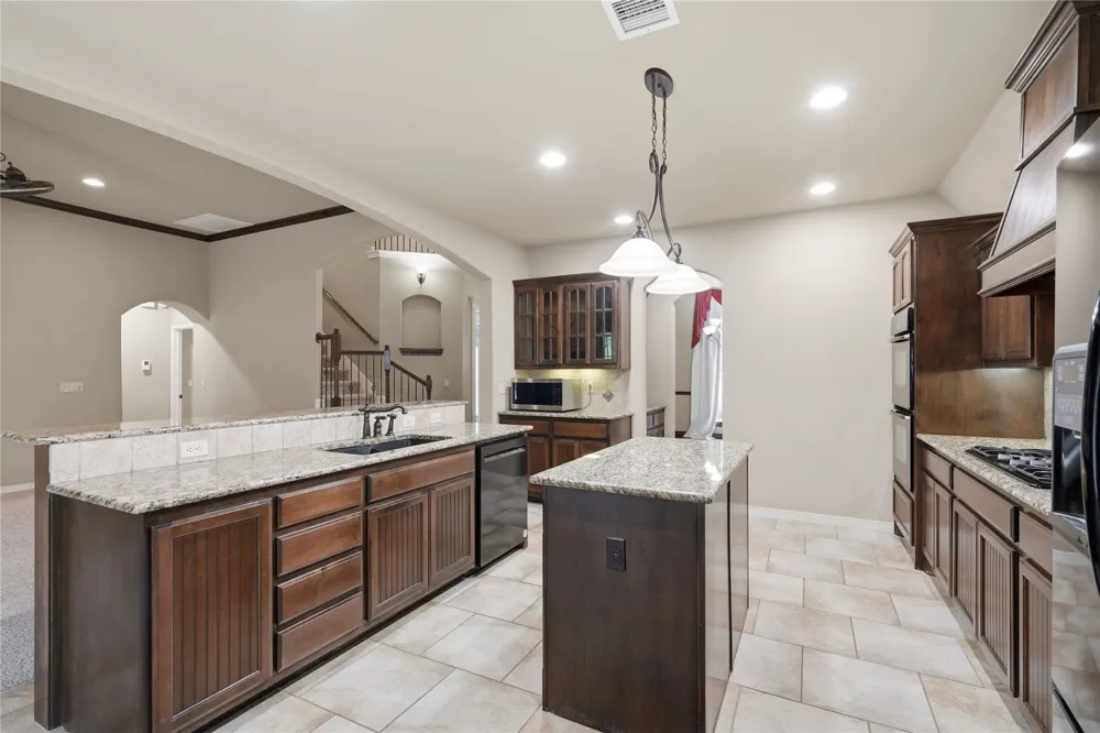 8210 S 14th Place Broken Arrow, OK 74011