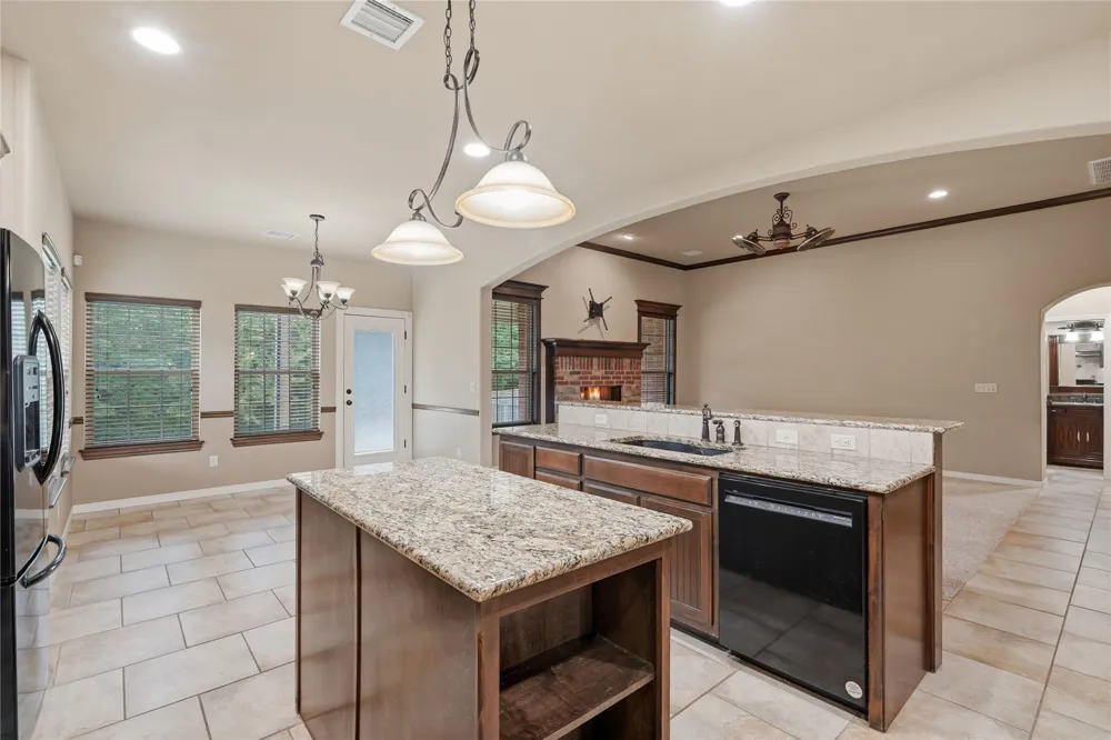 8210 S 14th Place Broken Arrow, OK 74011