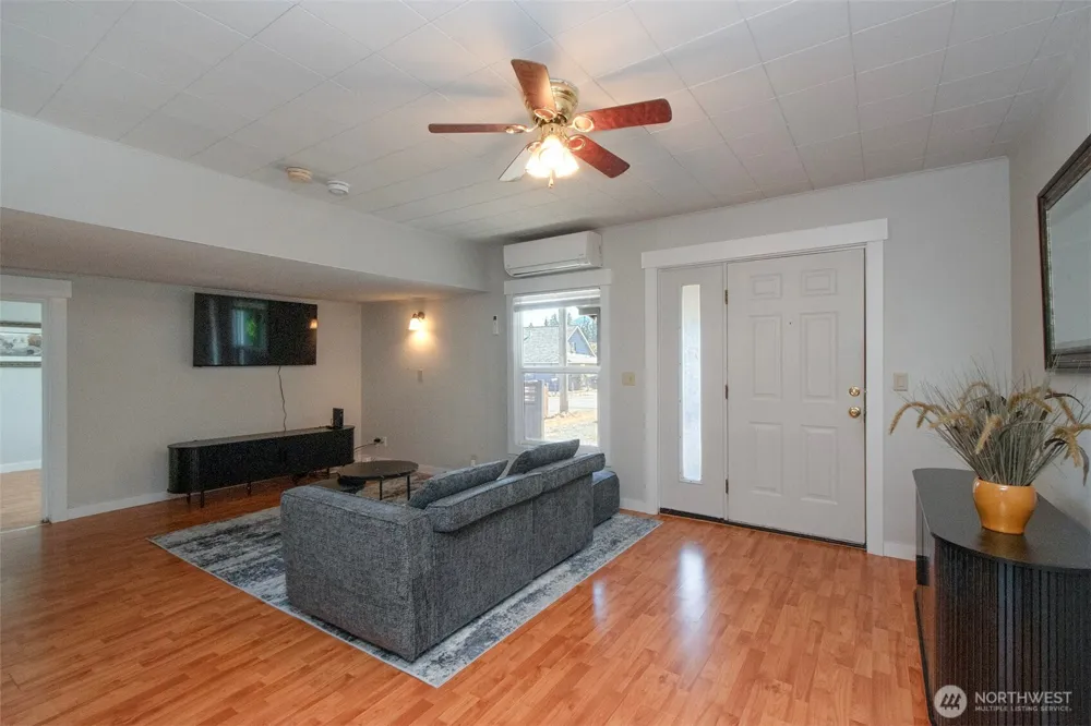 1031 W Glenwood Street Port Angeles, WA 98363