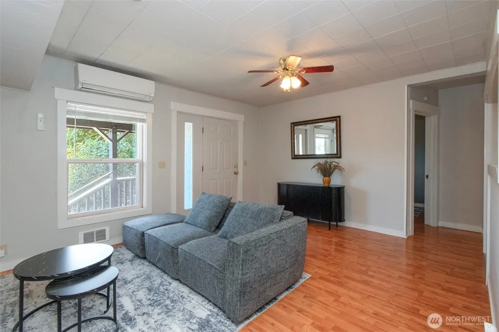 1031 W Glenwood Street Port Angeles, WA 98363