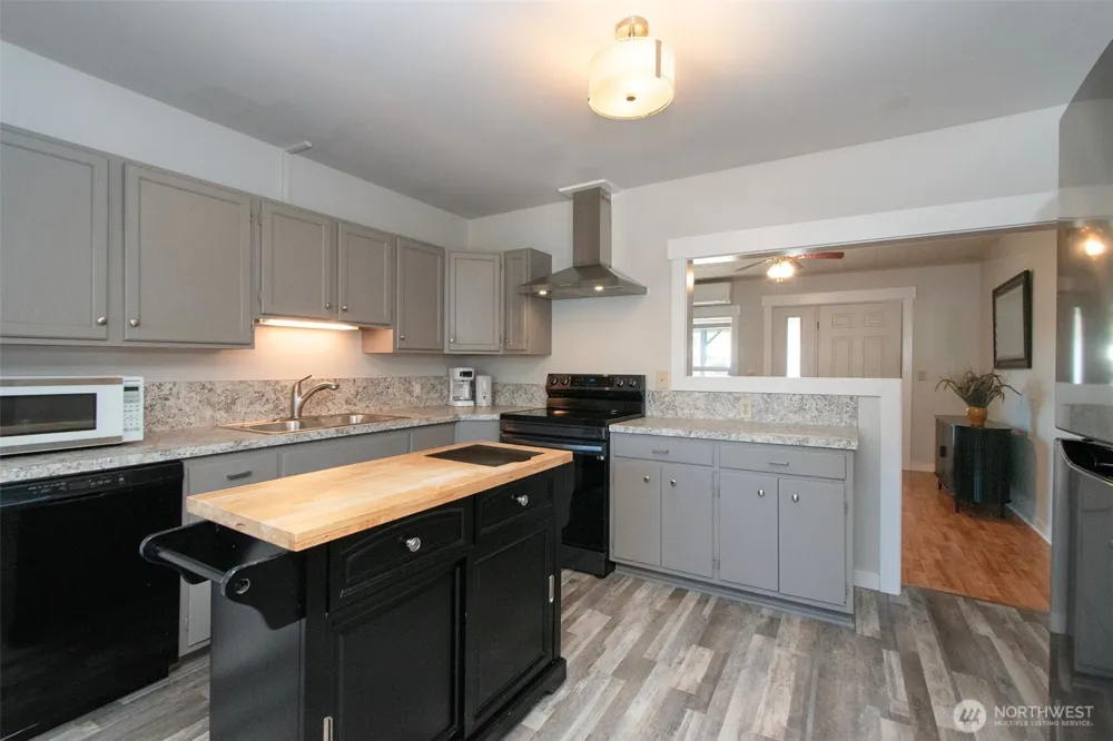 1031 W Glenwood Street Port Angeles, WA 98363