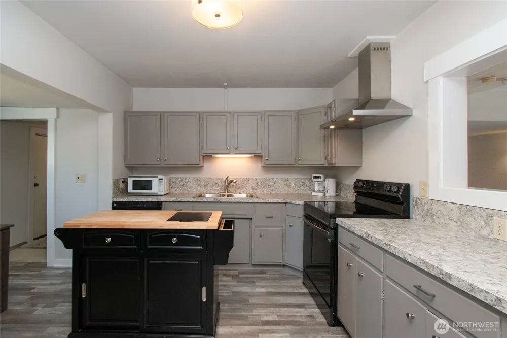 1031 W Glenwood Street Port Angeles, WA 98363