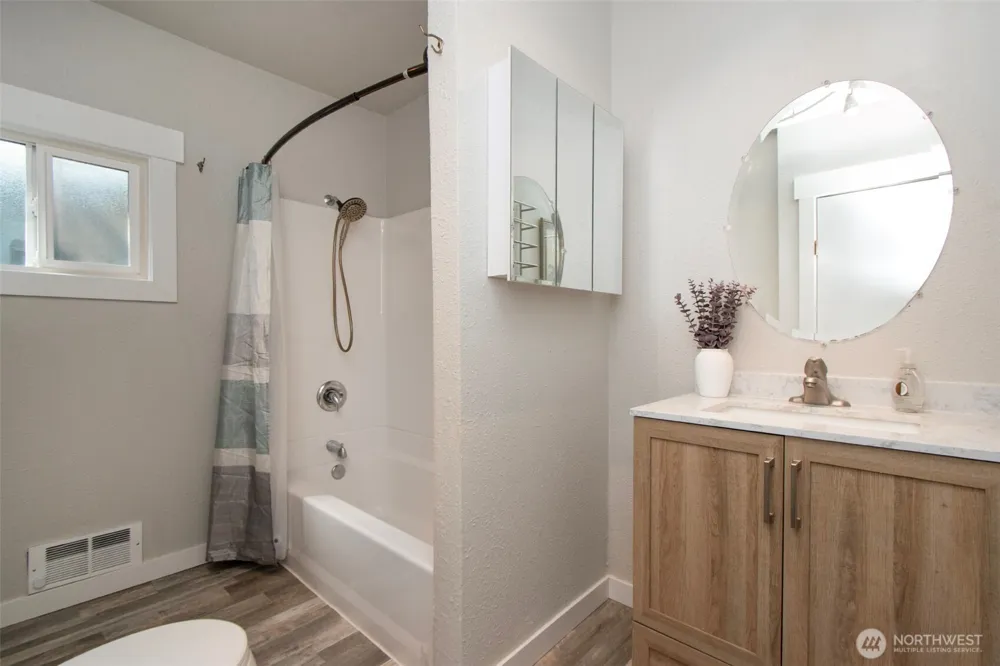 1031 W Glenwood Street Port Angeles, WA 98363