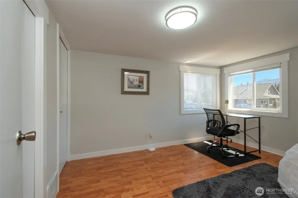 1031 W Glenwood Street Port Angeles, WA 98363