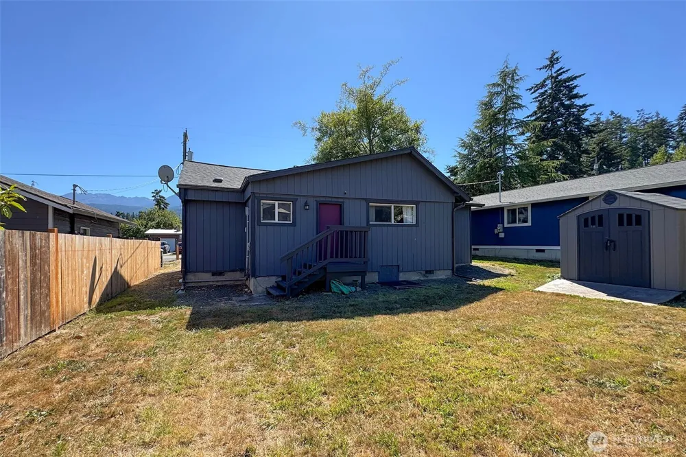 1031 W Glenwood Street Port Angeles, WA 98363