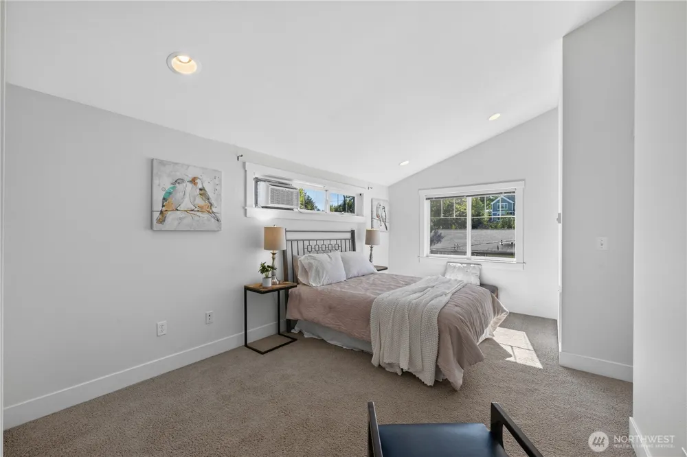 5013 40th Avenue NE Seattle, WA 98105