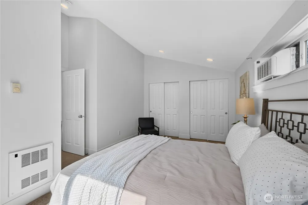 5013 40th Avenue NE Seattle, WA 98105