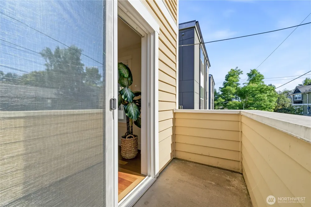 5013 40th Avenue NE Seattle, WA 98105