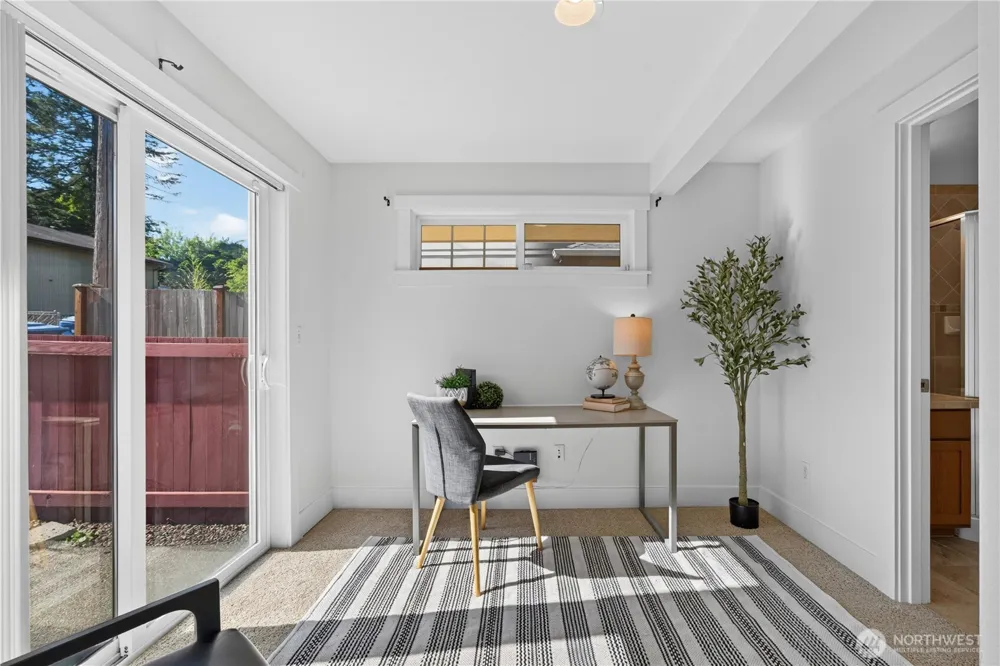 5013 40th Avenue NE Seattle, WA 98105