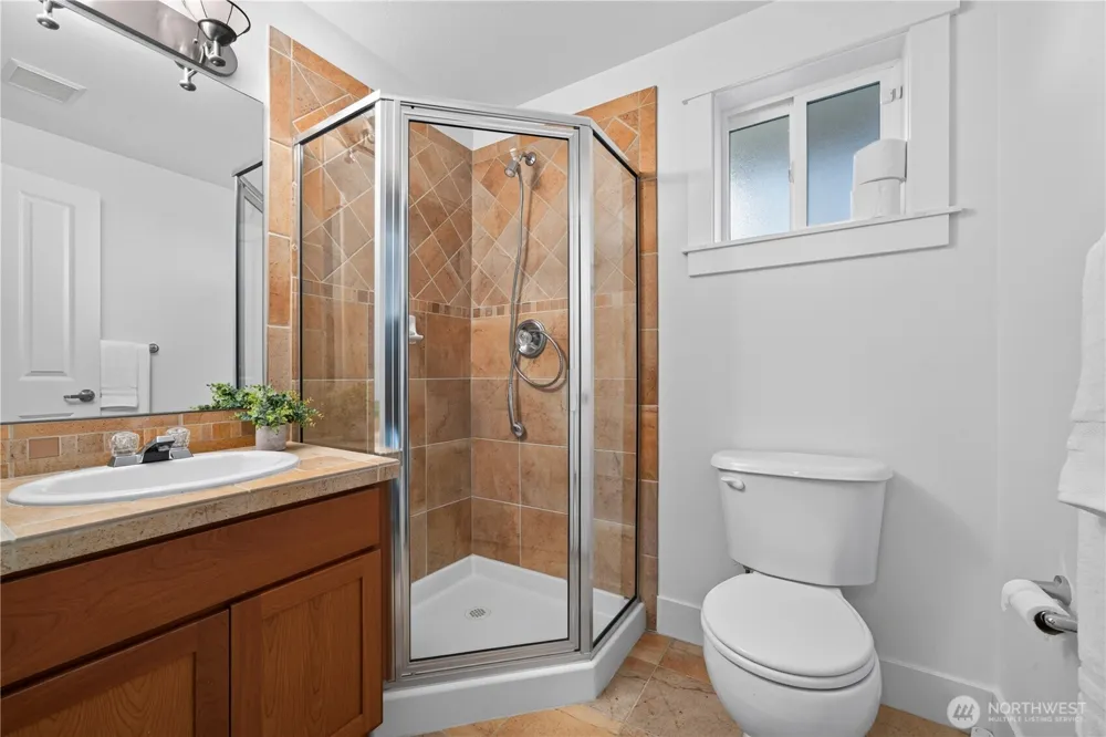5013 40th Avenue NE Seattle, WA 98105