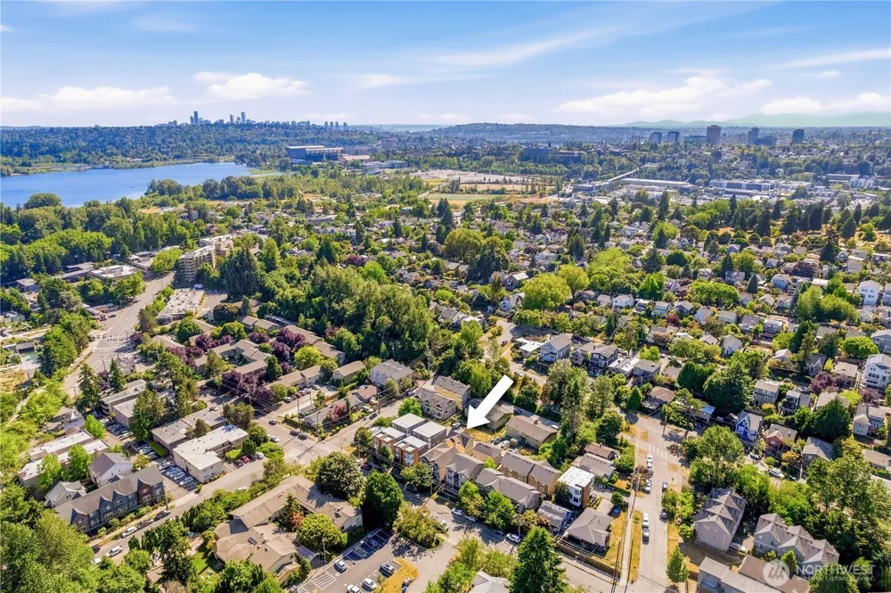 5013 40th Avenue NE Seattle, WA 98105