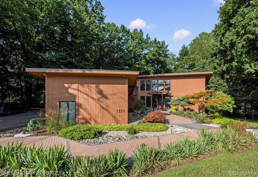 1211 Kensington Road Bloomfield Hills City, MI 48304