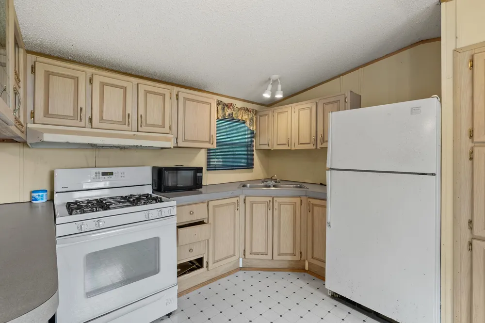 47528 84th Avenue Hamilton Township, MI 49045