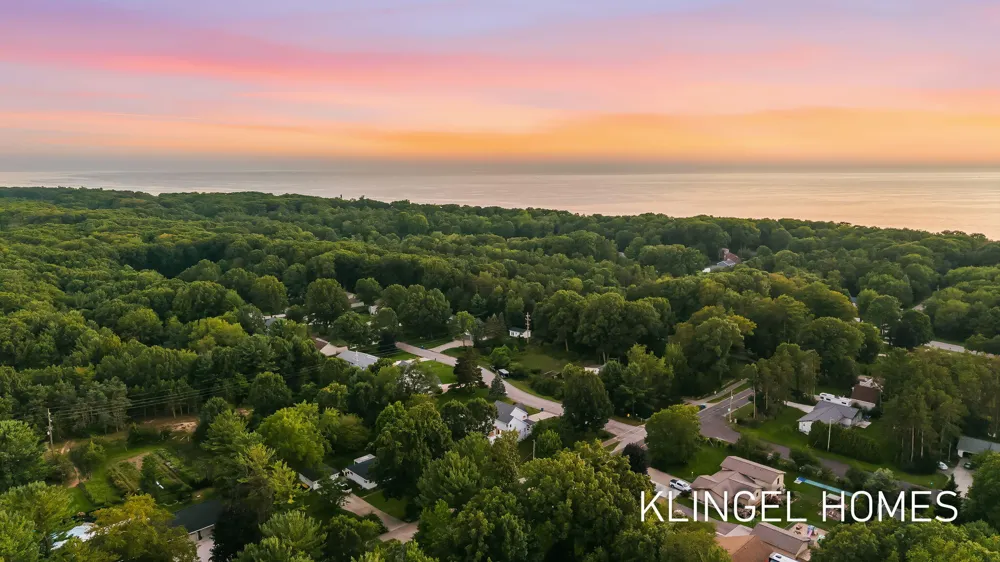 11984 Chickory Drive Grand Haven Charter Township, MI 49417