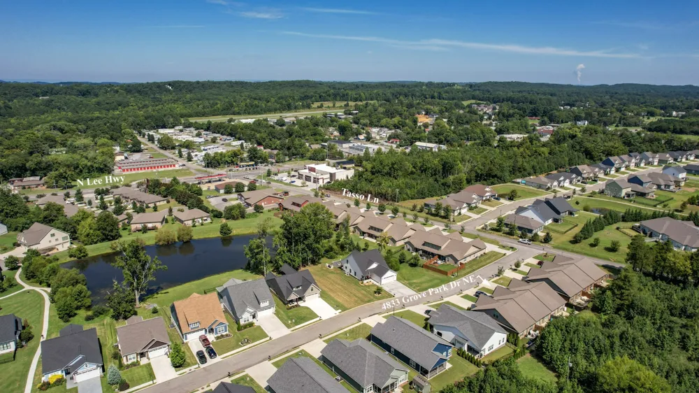 4833 Grove Park Dr NE Cleveland, TN 37312