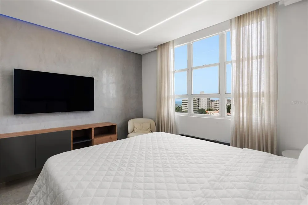 602 FERNANDEZ JUNCOS #903 San Juan, PR 00907