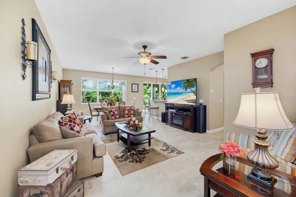 2809 PEWTER MIST COURT Oviedo, FL 32765