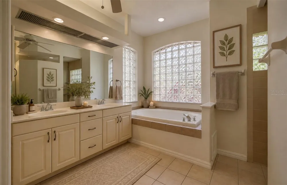 143 MILL RUN E Bradenton, FL 34212