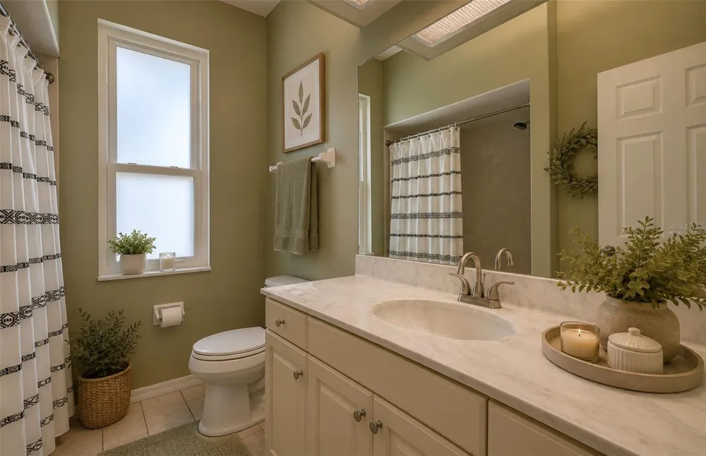 143 MILL RUN E Bradenton, FL 34212