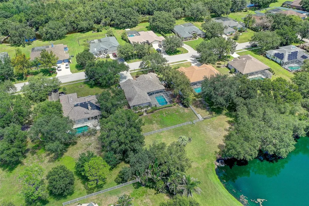143 MILL RUN E Bradenton, FL 34212