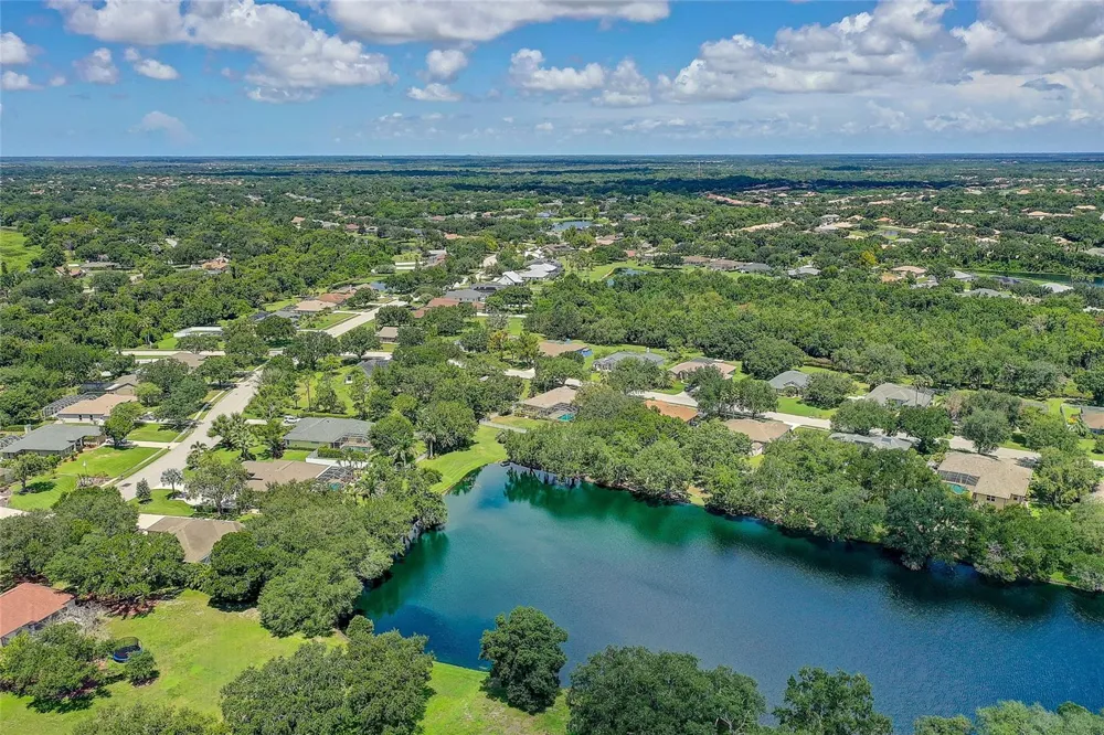 143 MILL RUN E Bradenton, FL 34212