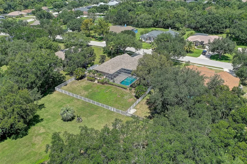143 MILL RUN E Bradenton, FL 34212