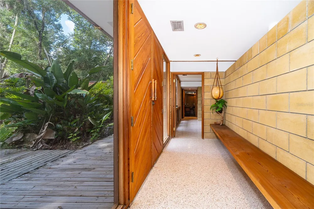 291 MAPLE COURT Oviedo, FL 32765