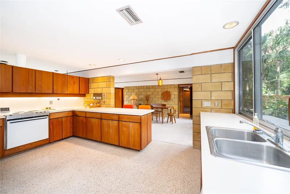 291 MAPLE COURT Oviedo, FL 32765