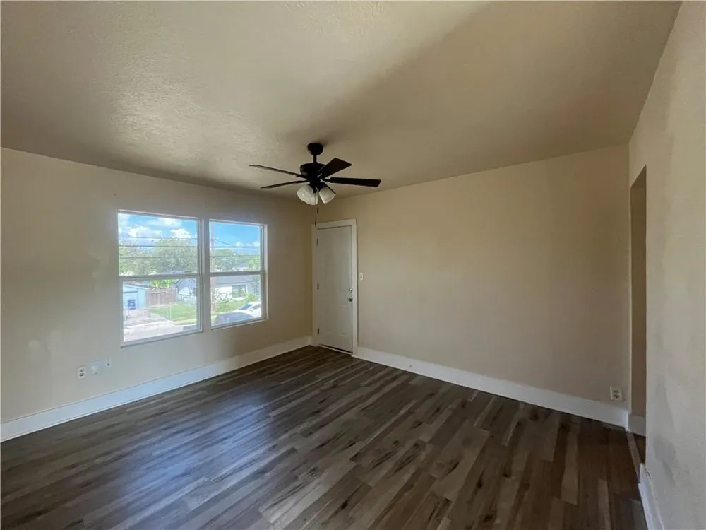 5410 Burton Corpus Christi, TX 78411