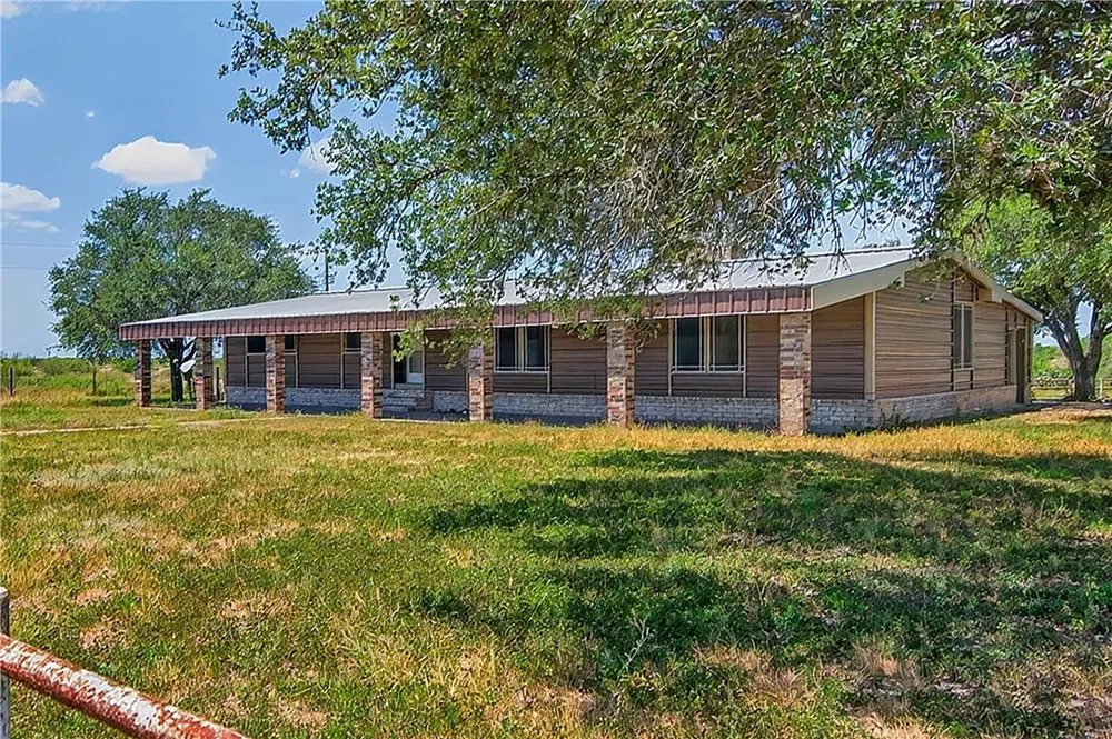 259 E County Road 227 Orange Grove, TX 78372