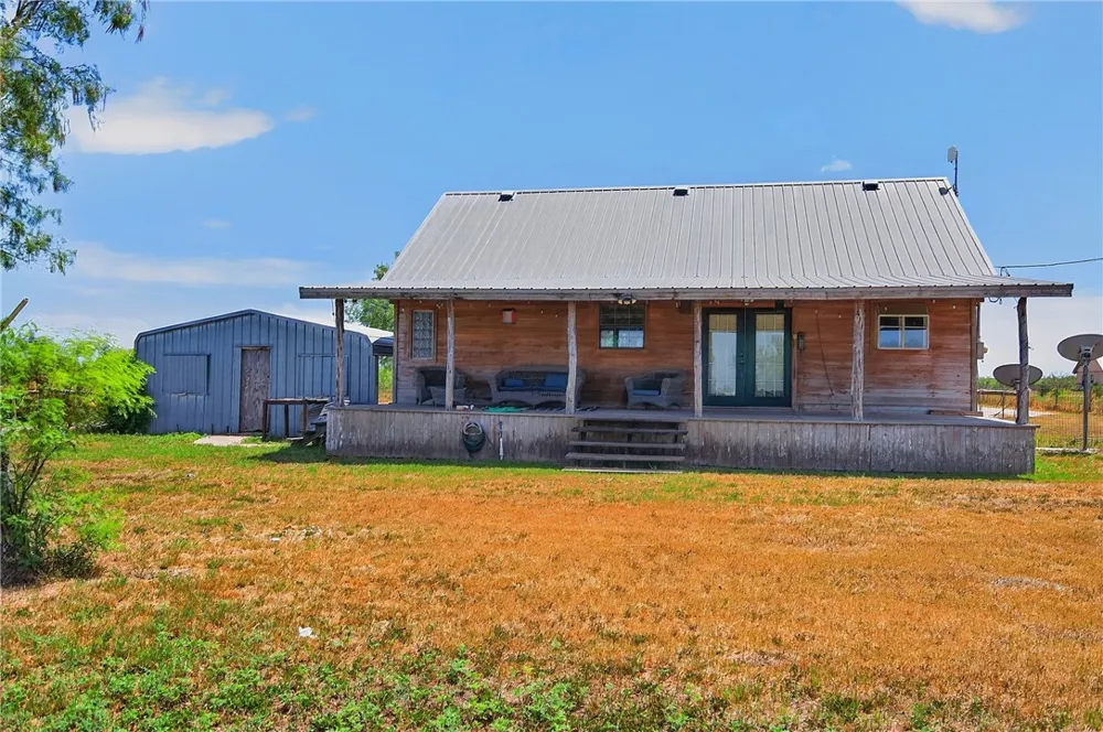 259 E County Road 227 Orange Grove, TX 78372
