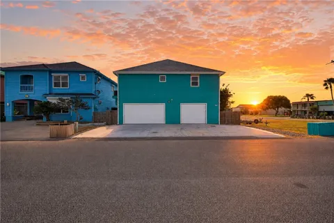 718 E Port Drive