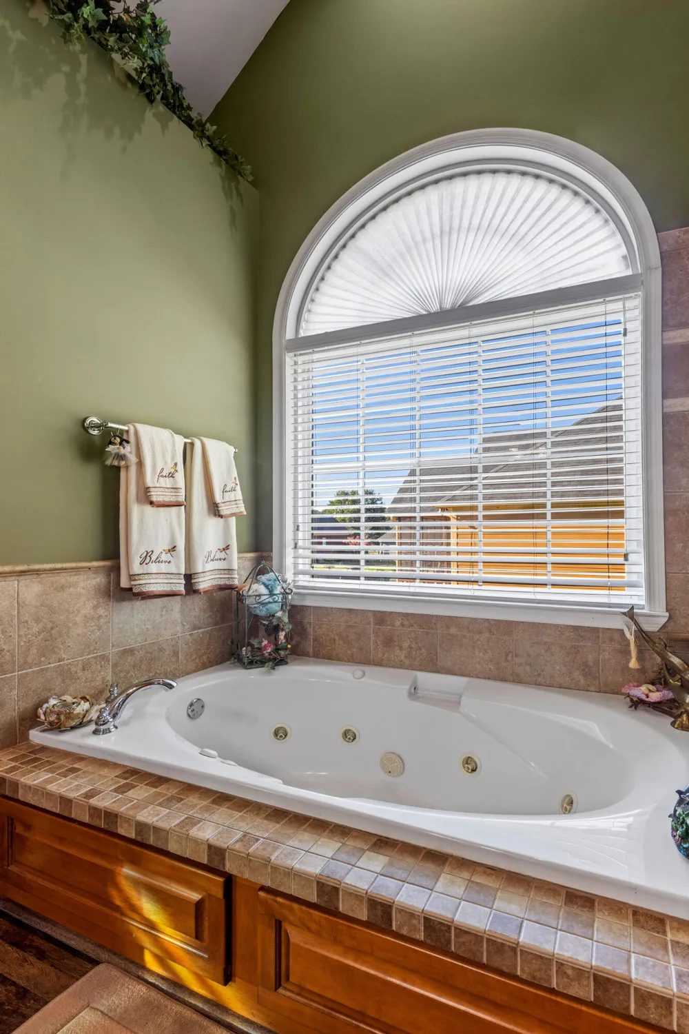 3260 Split Oak Lane Ooltewah, TN 37363