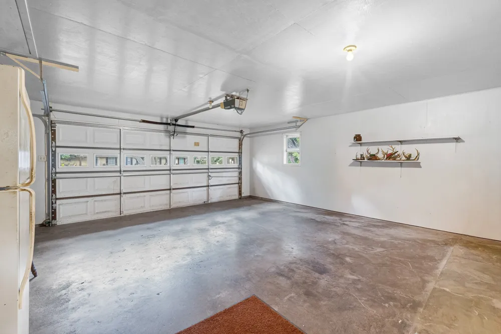 113 Krupka Street Columbus, TX 78934