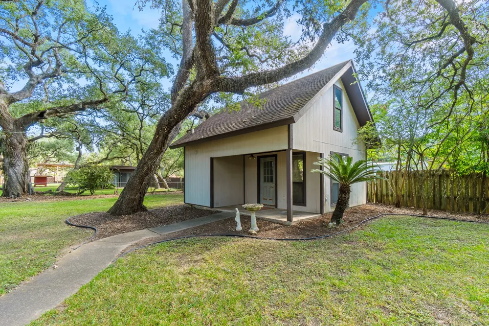 113 Krupka Street Columbus, TX 78934