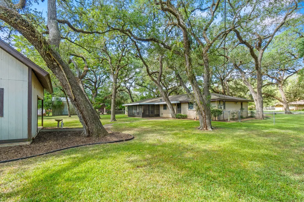 113 Krupka Street Columbus, TX 78934