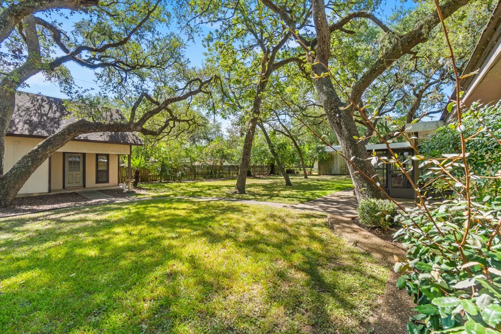 113 Krupka Street Columbus, TX 78934