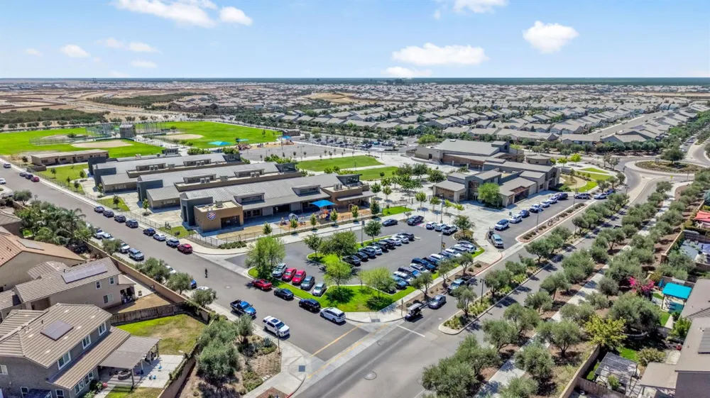 1178 Pinnacle Drive W Madera, CA 93636