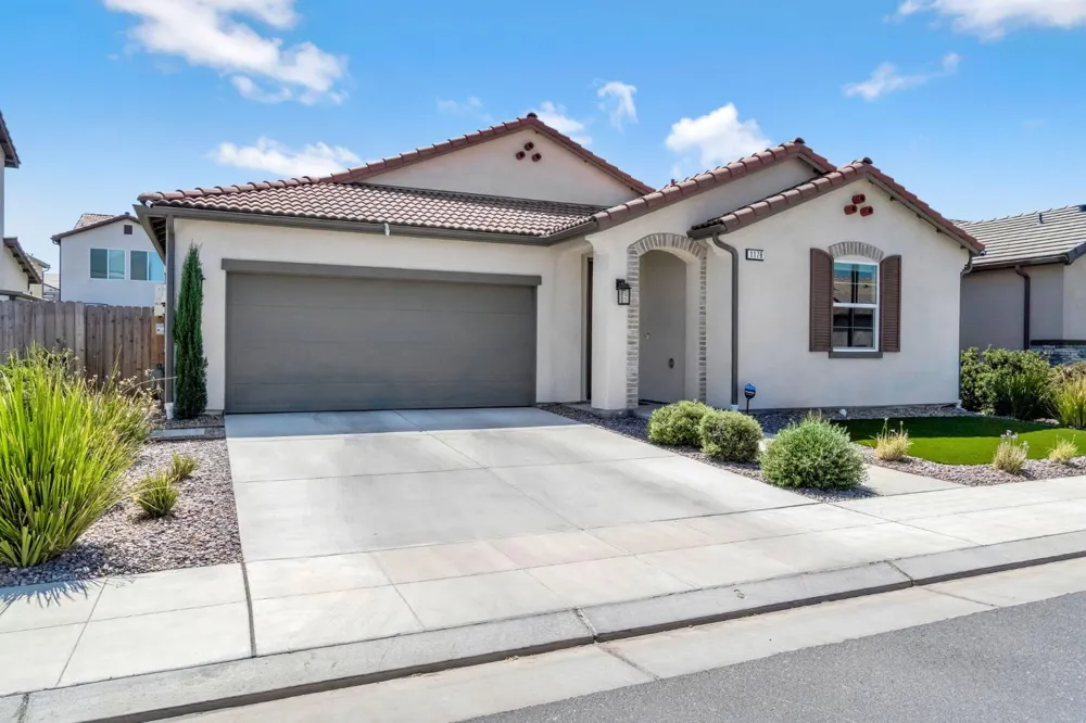 1178 Pinnacle Drive W Madera, CA 93636
