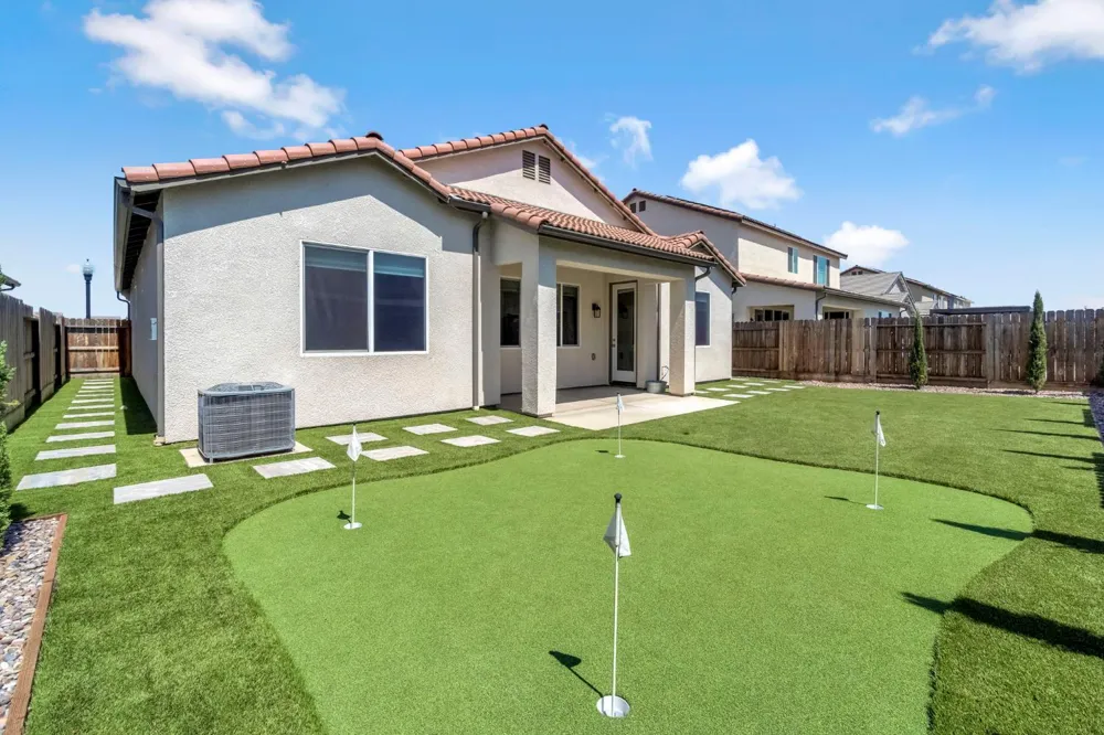 1178 Pinnacle Drive W Madera, CA 93636